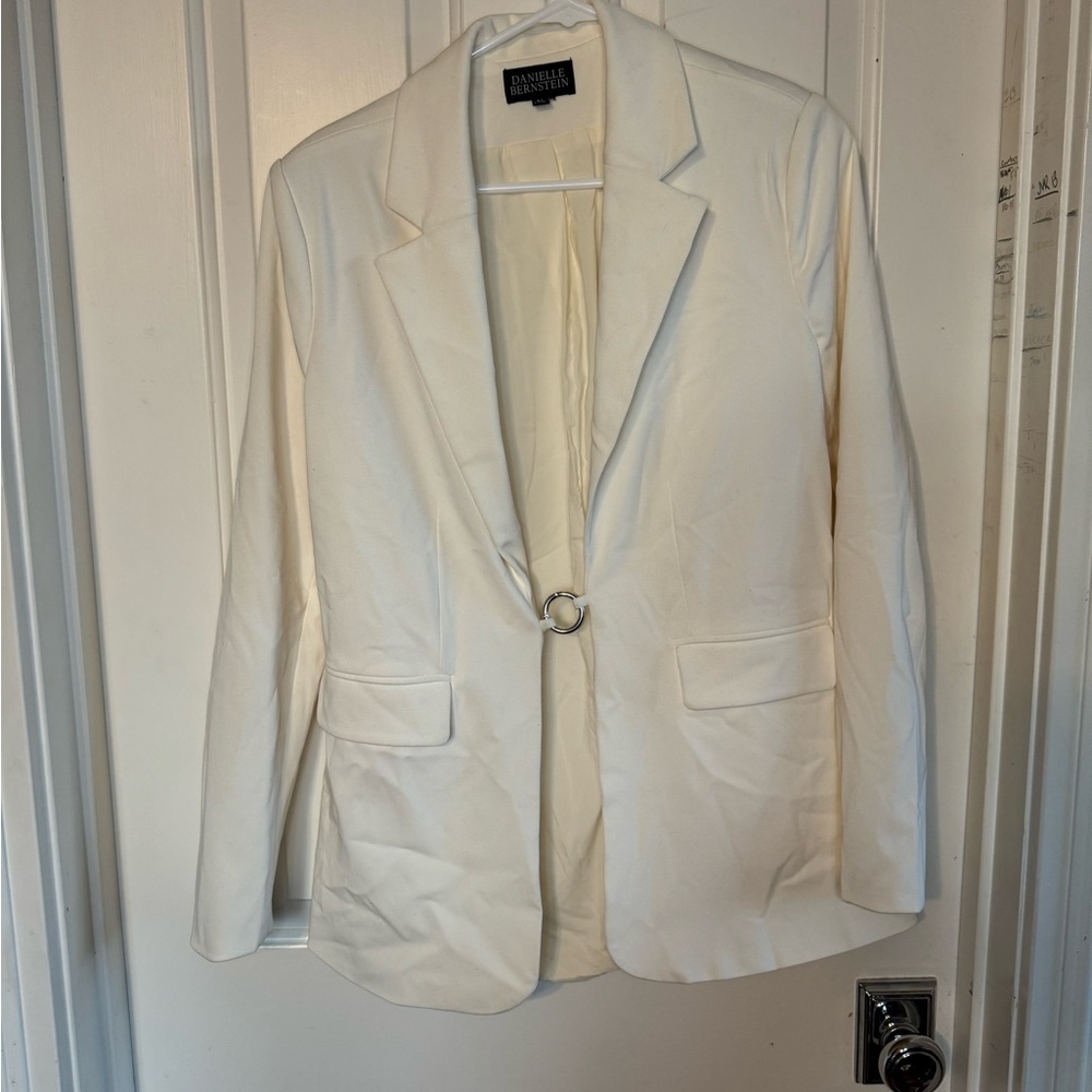 Danielle Bernstein white blazer